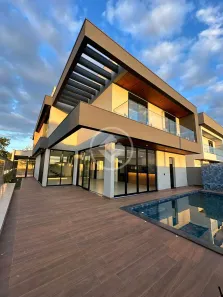 Casa de Condomínio com 4 Quartos à venda, 375m² no Jardim Sul, Uberlândia