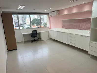 Sala Comercial para alugar, 30m² no Água Branca, São Paulo