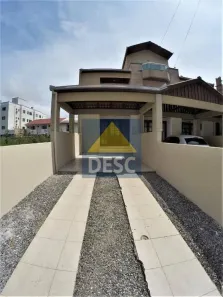 Sobrado com 2 Quartos para alugar, 115m² no Centro, Camboriú