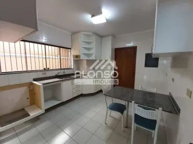 Sobrado com 3 Quartos à venda, 130m² no Jardim Ester Yolanda, São Paulo