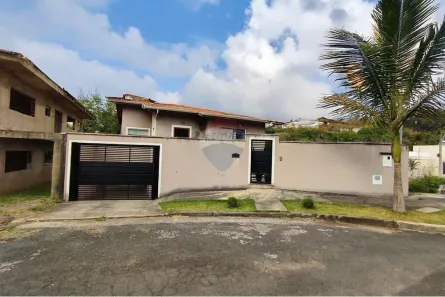Casa com 4 Quartos à venda, 207m² no Parque San Carlo, Poços de Caldas