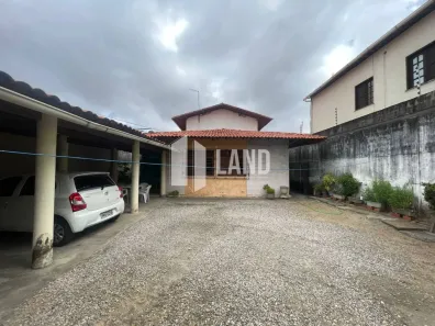 Casa com 4 Quartos à venda, 308m² no Itaperi, Fortaleza