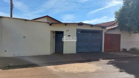 Casa com 4 Quartos para alugar, 10m² no Jardim Arlindo Alves de Almeida, Aramina