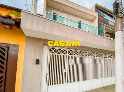 Sobrado com 4 Quartos à venda, 340m² no Vila Scarpelli, Santo André