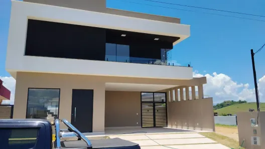 Casa de Condomínio com 4 Quartos à venda, 264m² no Parque Ipiranga, Resende