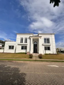 Casa de Condomínio com 4 Quartos à venda, 720m² no Nossa Senhora da Saúde, Caxias do Sul