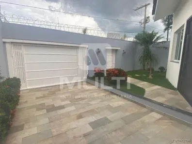 Casa com 4 Quartos para alugar, 340m² no Jardim Karaíba, Uberlândia