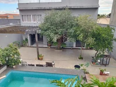 Casa com 4 Quartos à venda, 330m² no Setor Gentil Meireles, Goiânia