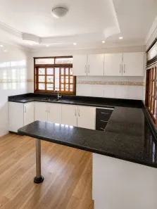 Casa com 3 Quartos para alugar, 140m² no Areias, Camboriú