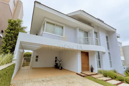 Casa com 3 Quartos à venda, 253m² no Campo Comprido, Curitiba