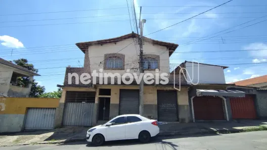 Casa com 4 Quartos à venda, 360m² no João Pinheiro, Belo Horizonte