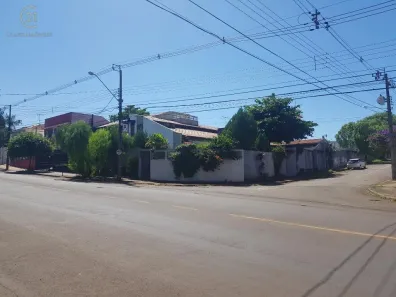 Imóvel Comercial com 4 Quartos à venda, 269m² no Santos Dumont, Londrina