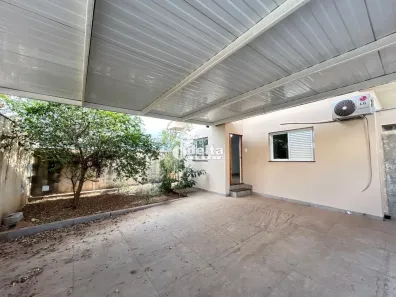 Casa com 3 Quartos à venda, 133m² no Nossa Senhora Aparecida, Uberlândia