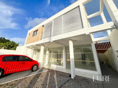 Sobrado com 4 Quartos à venda, 285m² no Candelária, Natal