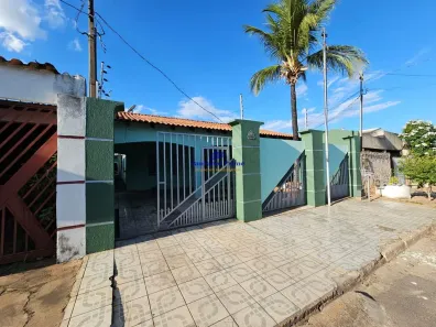 Casa com 4 Quartos para alugar, 176m² no Morada da Serra, Cuiabá