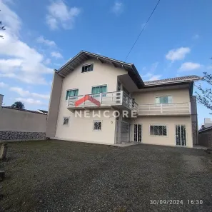 Sobrado com 2 Quartos à venda, 300m² no Bucarein, Joinville