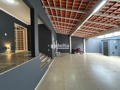 Casa com 4 Quartos à venda, 278m² no Vigilato Pereira, Uberlândia