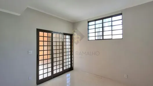 Casa com 3 Quartos para alugar, 146m² no Vila Tibério, Ribeirão Preto