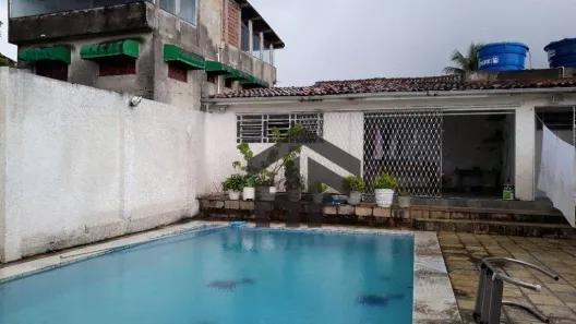 Casa com 6 Quartos à venda, 338m² no Cajueiro, Recife