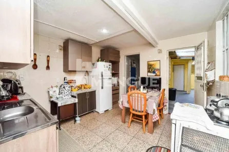 Casa com 3 Quartos à venda, 140m² no Passo da Areia, Porto Alegre