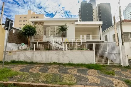 Sobrado com 4 Quartos à venda, 247m² no Vila Itapura, Campinas