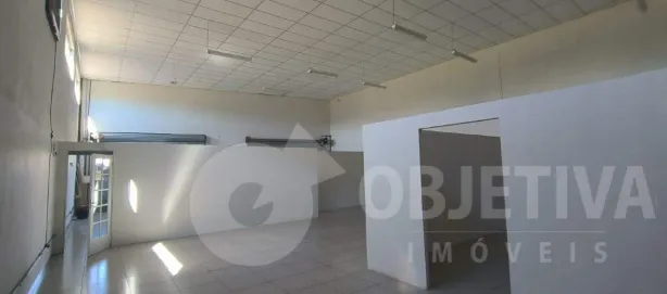 Galpão/Depósito/Armazém para alugar, 230m² no Aclimação, Uberlândia