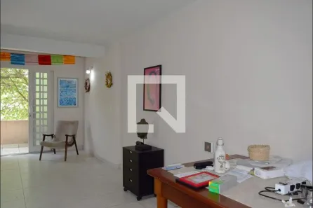 Casa com 3 Quartos à venda, 200m² no Cerqueira César, São Paulo