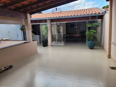 Casa com 3 Quartos à venda, 250m² no Lourdes, Uberaba
