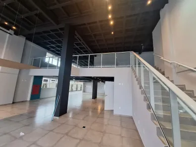 Ponto Comercial à venda, 569m² no Estreito, Florianópolis
