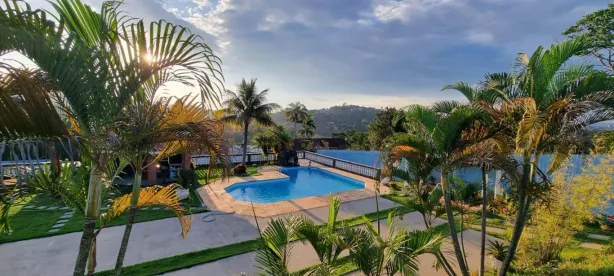 Fazenda/Sítio com 4 Quartos à venda, 264m² no Jardim Estância Brasil, Atibaia