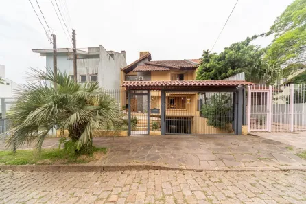 Casa com 4 Quartos à venda, 371m² no Espírito Santo, Porto Alegre
