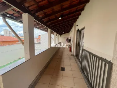 Casa com 4 Quartos à venda, 300m² no Tabajaras, Uberlândia
