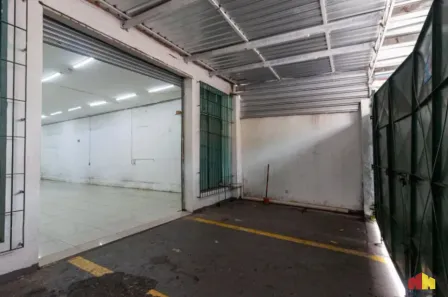 Prédio Comercial para alugar, 383m² no Vila Azevedo, São Paulo
