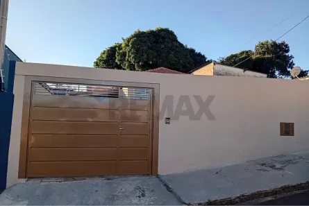 Casa com 3 Quartos para alugar, 80m² no Vila Formosa (Rubião Junior), Botucatu