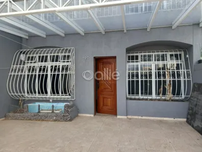 Casa com 4 Quartos à venda, 180m² no Parolin, Curitiba