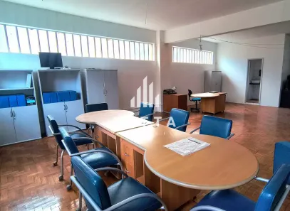 Ponto Comercial para alugar, 75m² no Roseiral, Petrópolis
