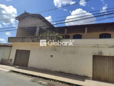 Imóvel Comercial com 3 Quartos à venda, 180m² no Major Prates, Montes Claros