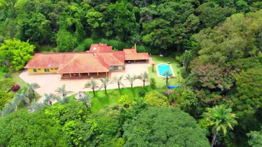 Fazenda/Sítio com 9 Quartos à venda, 2300m² no Centro, Itobi