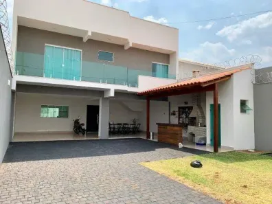 Casa com 3 Quartos à venda, 250m² no Jardim Canaã, Uberlândia