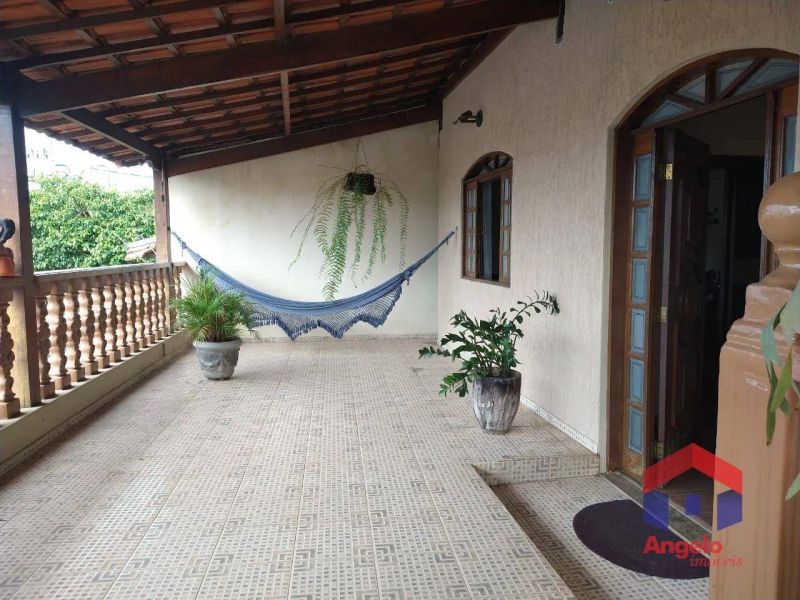 Casa com 3 quartos — Copacabana, Belo Horizonte