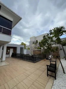 Casa de Condomínio com 3 Quartos para alugar, 341m² no Parque Califórnia, Campos dos Goytacazes