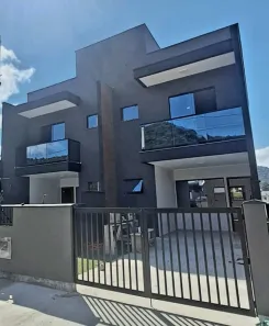 Sobrado com 2 Quartos à venda, 109m² no Forquilhas, São José