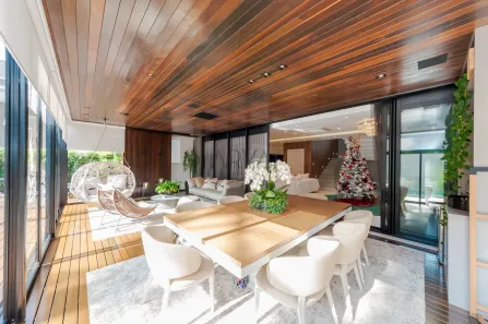 Casa de Condomínio com 4 Quartos à venda, 542m² no Campo Comprido, Curitiba
