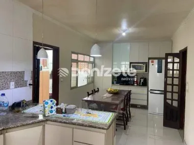Casa com 3 Quartos à venda, 300m² no Jardim, Santo André