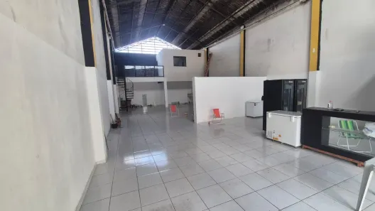 Galpão/Depósito/Armazém para venda ou aluguel, 250m² no Cremação, Belém