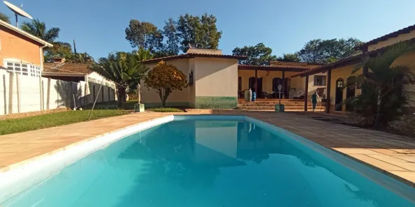 Fazenda/Sítio com 3 Quartos à venda, 262m² no Chácara Carolina, Itu