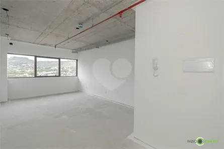 Sala Comercial à venda, 67m² no Teresópolis, Porto Alegre