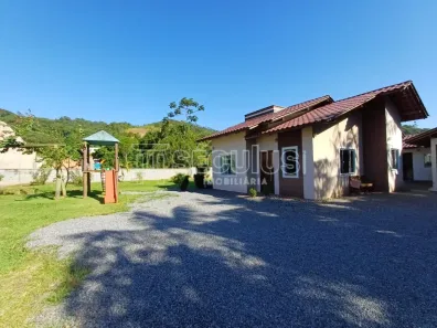 Casa com 2 Quartos para alugar, 110m² no Schroeder I, Schroeder