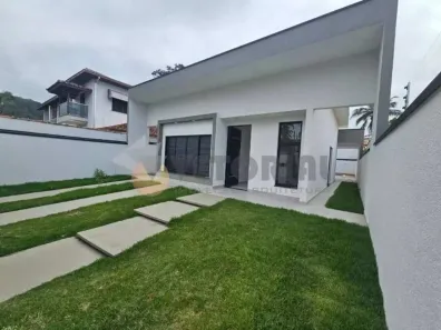 Casa com 3 Quartos à venda, 138m² no Jardim Mariella, Caraguatatuba