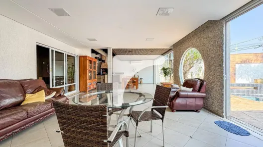 Casa com 4 Quartos à venda, 520m² no Parque Residencial Alcântara, Londrina